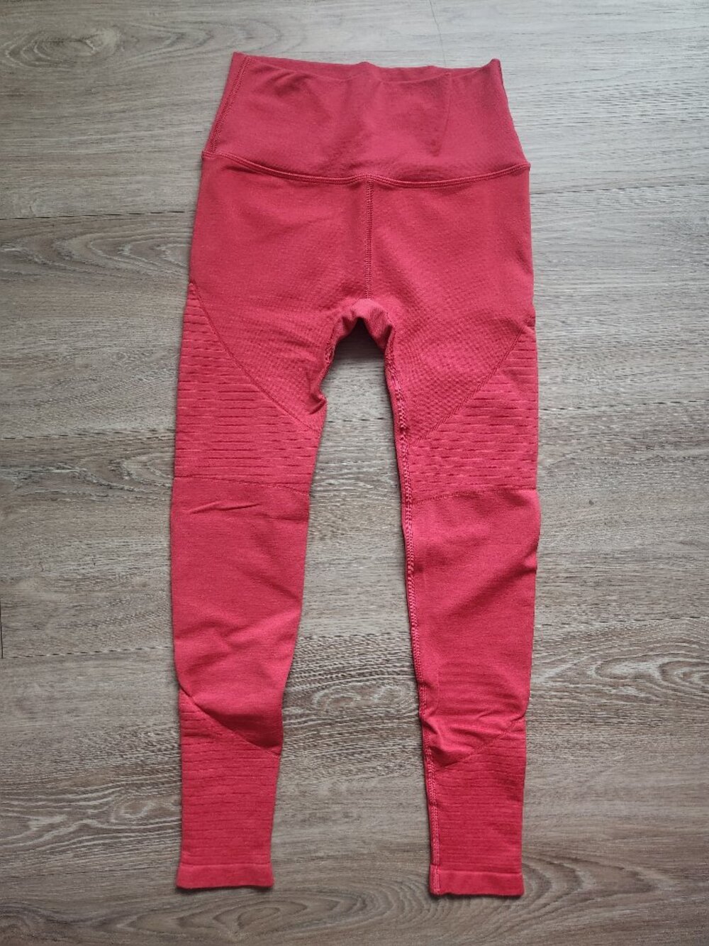 ALPHALETE Revival R6 Coral Red Leggings, size Medium